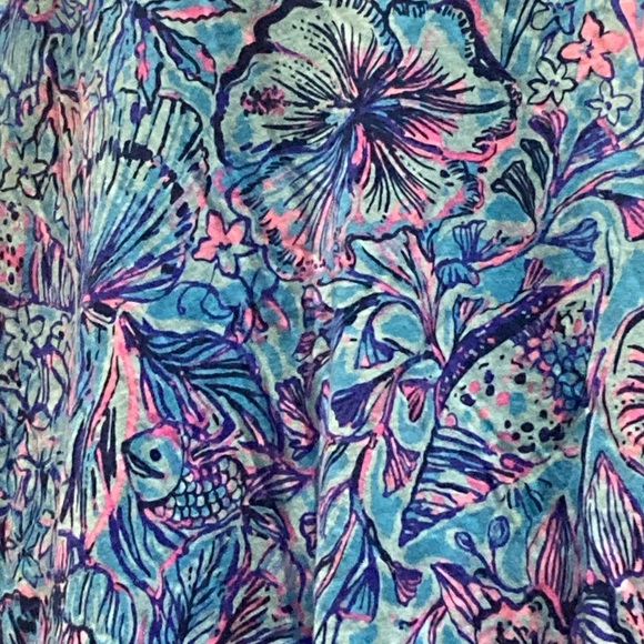 Lilly Pulitzer Meredith Tee Shirt – V-Neck Cotton Jersey – Style 012698 - Picture 5 of 7